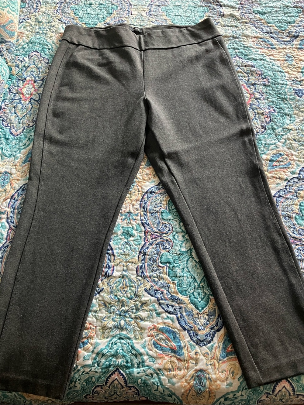 Express Straight-Leg Pants in Charcoal Gray